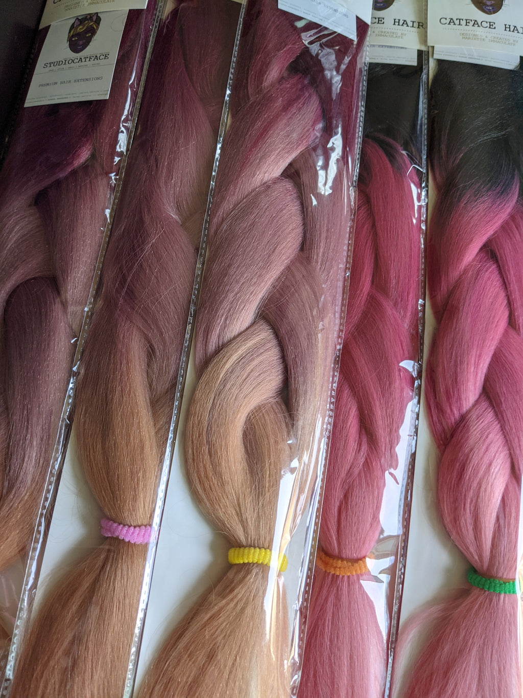 MULBERRY & ROSE THREE TONE OMBRE BRAIDING HAIR - 24 INCHES.