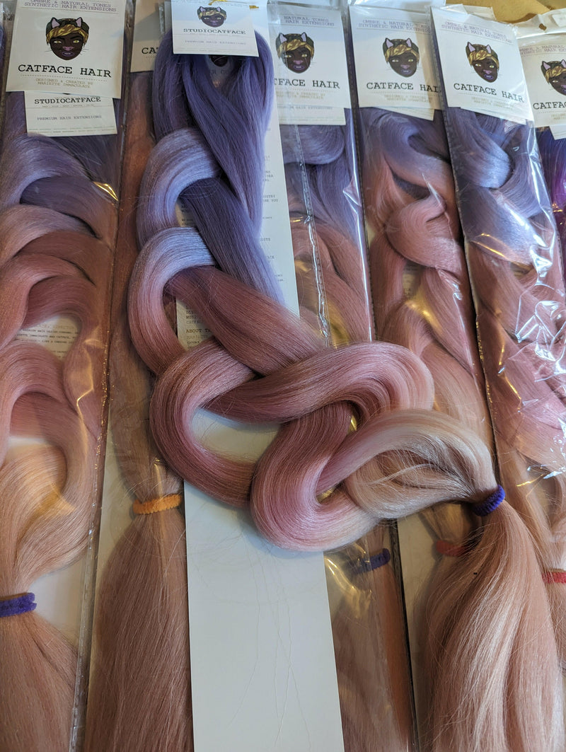 LILAC PINK AND CHAMPAGNE PINK OMBRE BRAIDING HAIR - 30 INCHES.