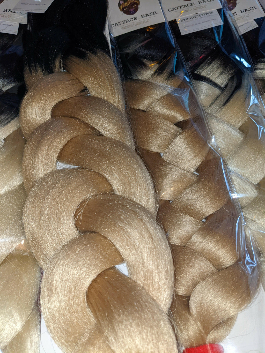 BLACK & HONEY BLONDE - TWO TONE OMBRE 34 INCHES 165g  CATFACE HAIR